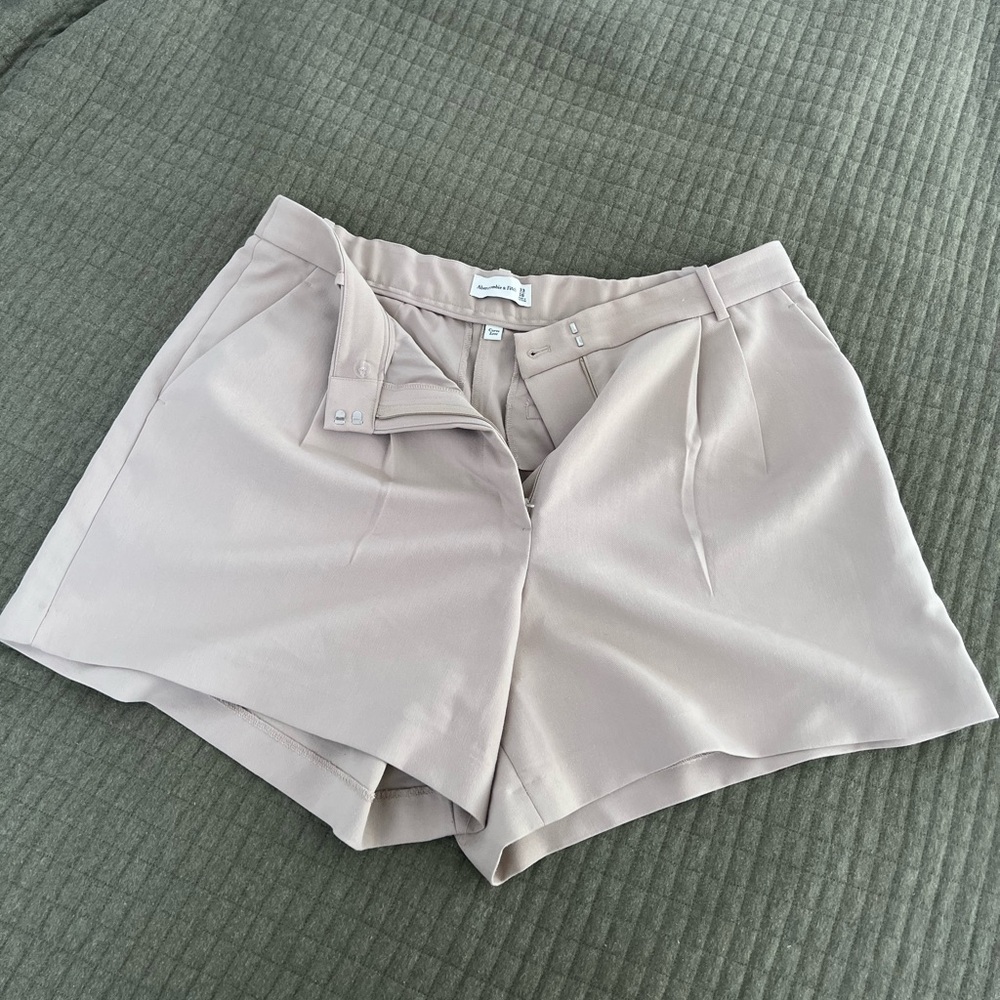 Abercrombie & Fitch Women's High Waist Cream Shorts